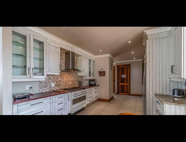6 BEDROOM HOUSE FOR SALE IN BEDFORDVIEW